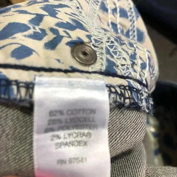 J. Jill Smooth Fit, slim ankle, blue denim 5 pocket, belt loop - Picture 8 of 8